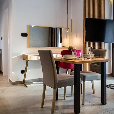 شقة فندقية Gold Apartmenty *
