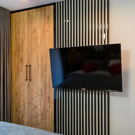 Gold Apartmenty شقة فندقية *