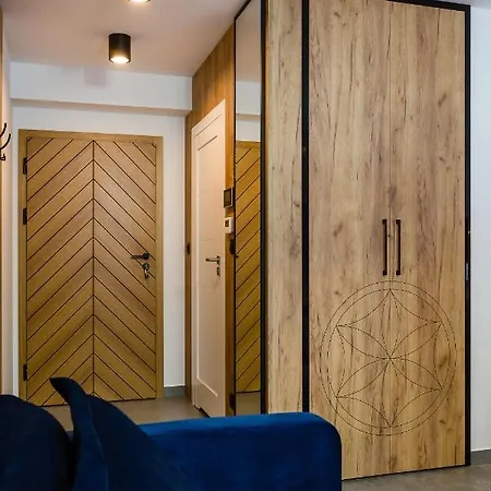 Gold Apartmenty * زاكوباني