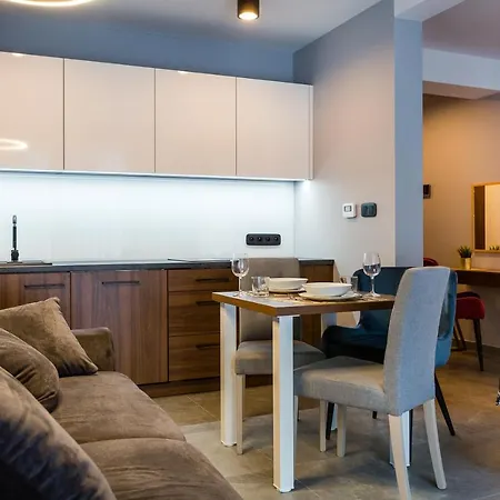 Gold Apartmenty * زاكوباني