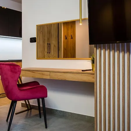 Gold Apartmenty * زاكوباني