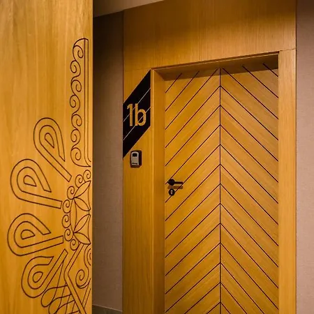 Gold Apartmenty شقة فندقية *